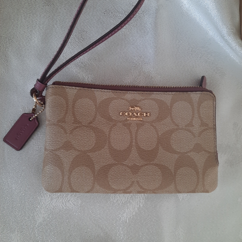 Coach wallet wristlet cream / purple